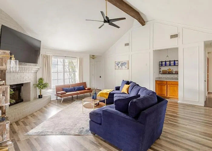 Tx Home Away Large Patio, Smart Tvs, Fast Wifi