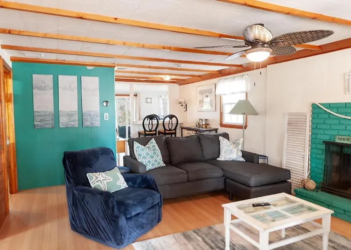 Dog-Friendly Cottage With Backyard & Beach Vibes!