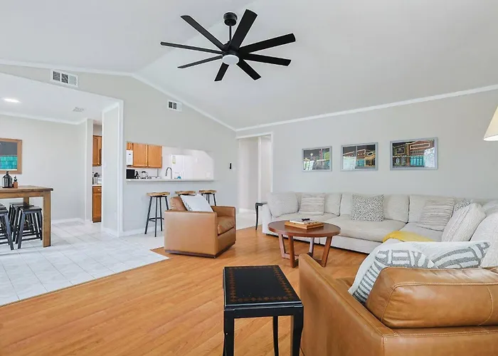 Family - Pet Friendly - Games - Walk To Nearby Park