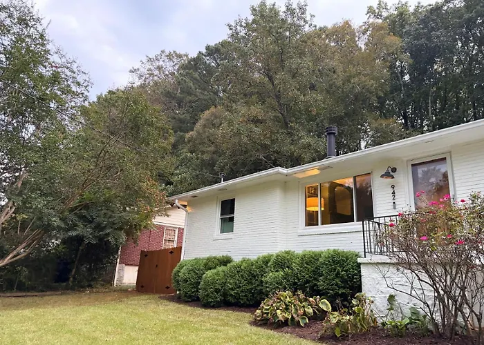 Luxurious 2-Bedroom House In Decatur