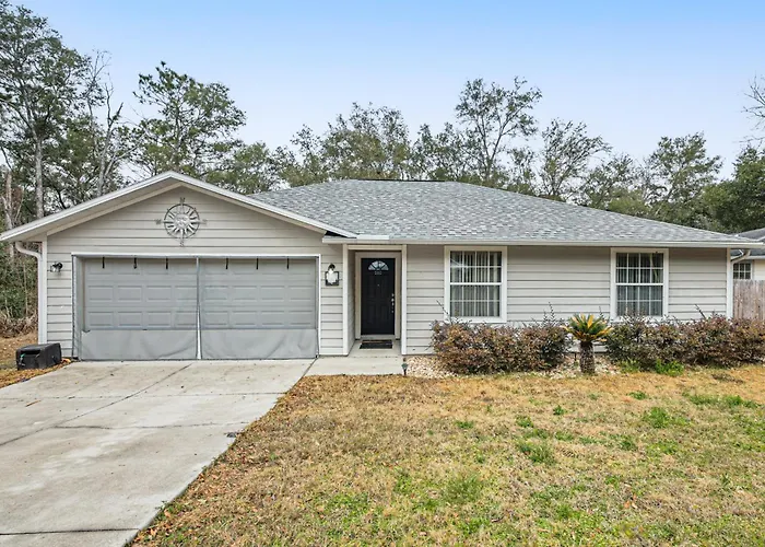 Golf, Paddle & Hike: Cozy Inverness Home W/ Yard