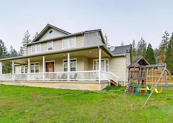 Limpy Creek Access! Family Retreat In Grants Pass