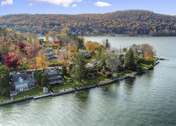 Candlewood Isle