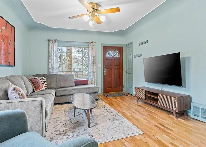 Vintage 3Br Near Airport & Downtown