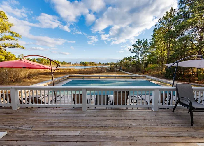 Very Private And Spacious Waterfront Family House