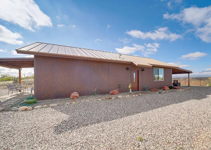 Surrounding Mtn & Valley Views! Cornville Getaway