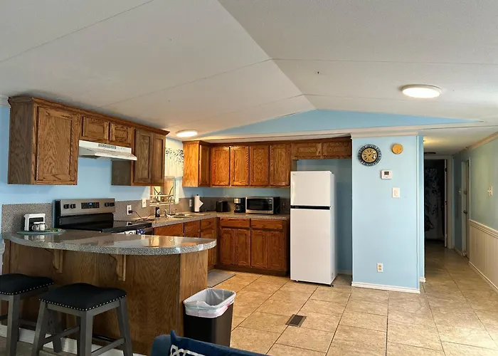 Spacious One Bedroom Mobil Home
