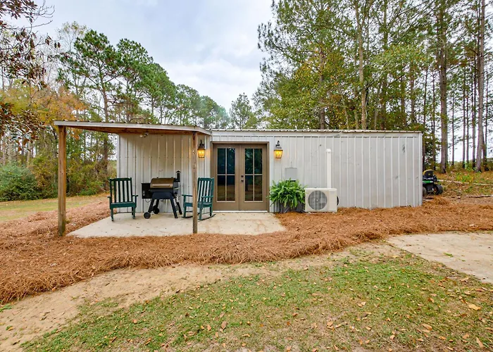 Fishing Ponds: Peaceful Tifton Getaway