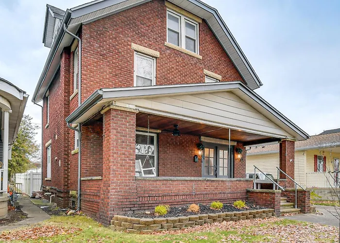 Walk To Marshall University: Home W/ Private Yard!