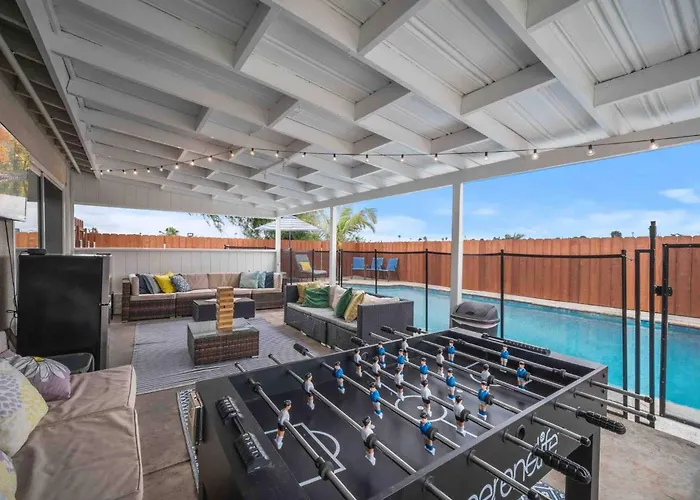 Family Retreat W/ Theater, Pool & Outdoor Dining