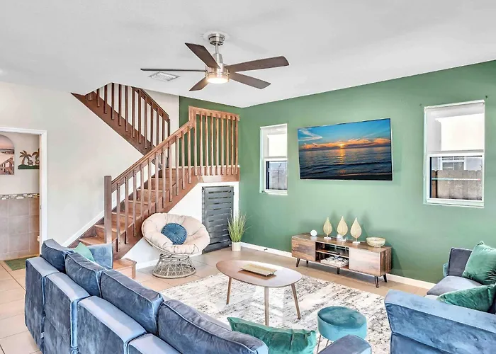 Serene Lakeview Home W/ Pool, Spa & Outdoor Bbq