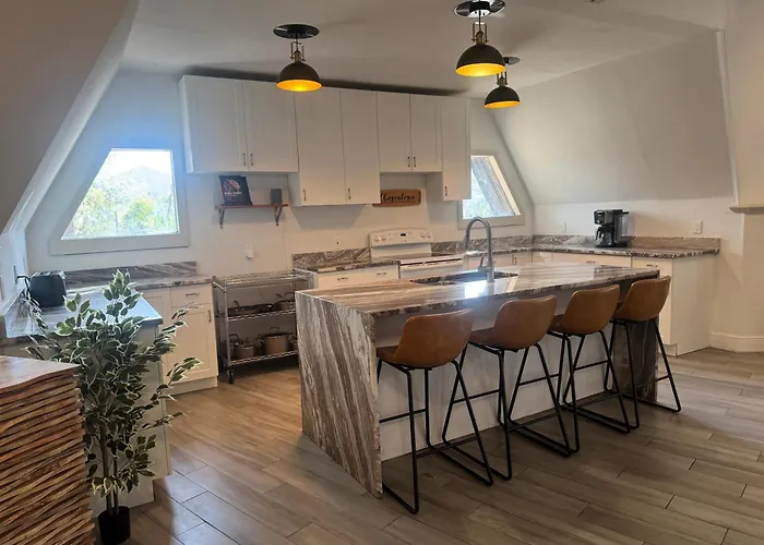 Unique Dome Home - 4Br Getaway - Springs -Daytona - Skydiving