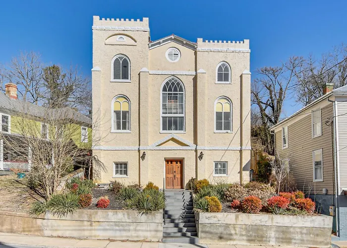 'The Sanctuary' In Historic Dtwn Staunton