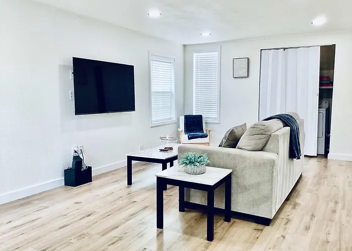 Boardwalk Bungalow Combo Stay For 9