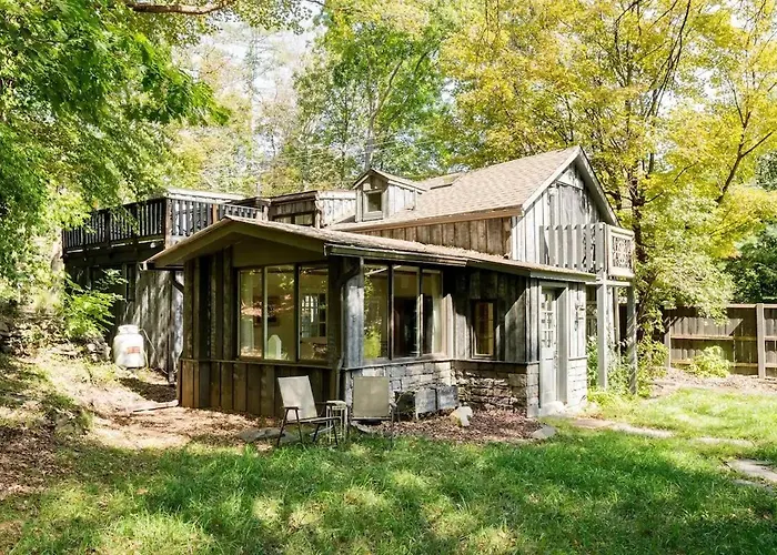 The Arts & Crafts House With Firepit, Skylights, Jetted Bathtub