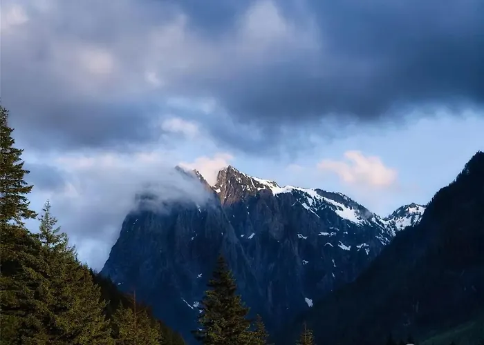 Mt Index Riverview Cabin