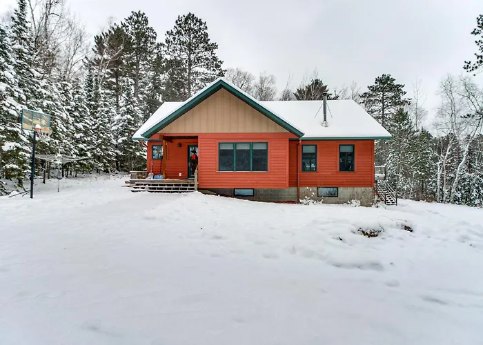 Dock & Foosball: Esquagama Lake Family Cabin