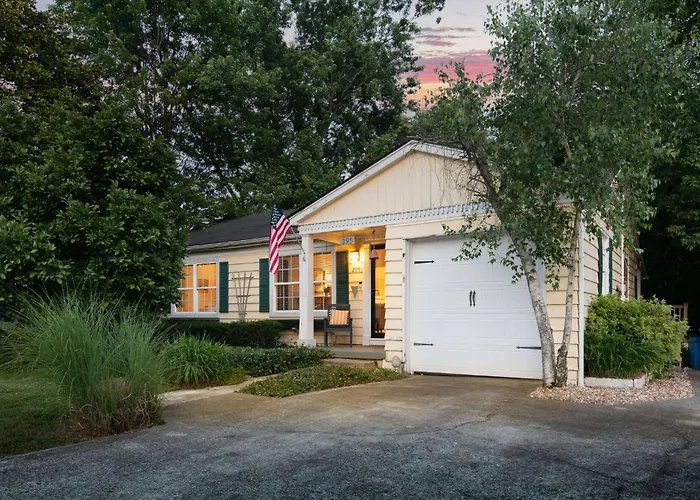 Charming Cottage | Near I-75 & Horse Park + Farms