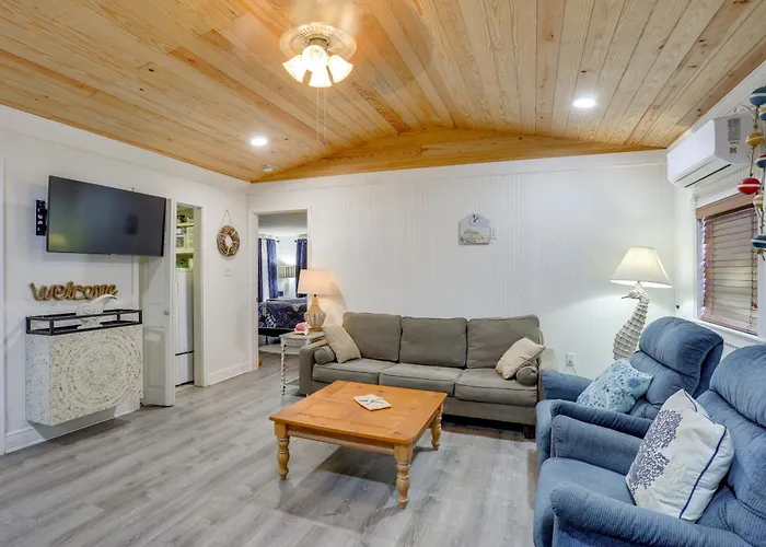 1 Mi To Festivals! Grand Isle Getaway W/ Deck