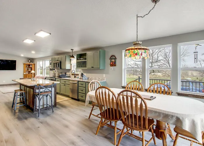 Newly Updated Countryside Home In South Gorin!