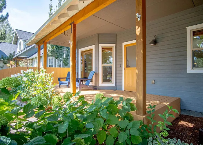 Cranbrook Cottage - Family Home + Hot Tub + Pool Table