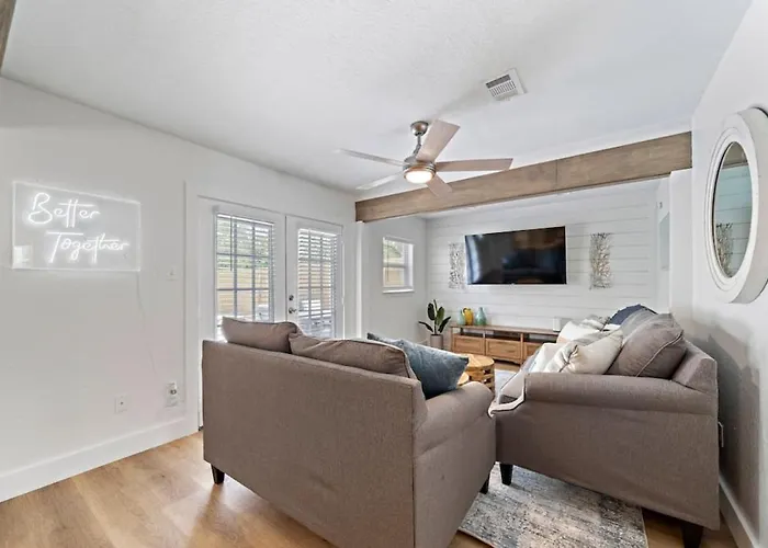 Beautiful Home With Pool Near Kemah Boardwalk