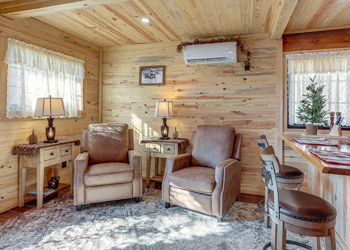 Walk To Current River: Ozarks Adventure Home!