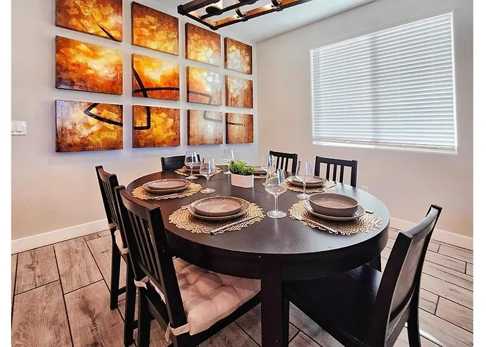 Desert Oasis Retreat , Heated Pool , Pet Friendly!