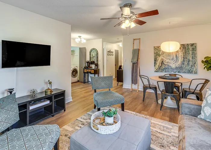 Quiet & Modern Family Home In Spring Lake