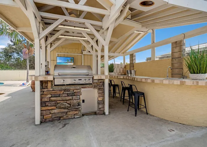 Spacious 4Br W/ Pool, Spa, Mini Golf & Game Lounge
