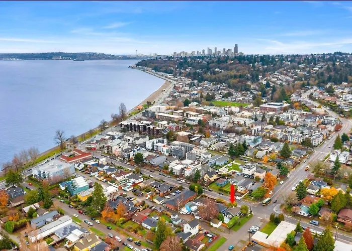 Alki Beach Bungalow • Walk To Beach & Dining