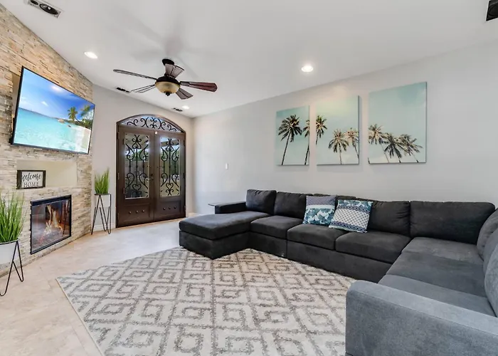 Spacious 4Br W/ Pool, Spa, Mini Golf & Game Lounge
