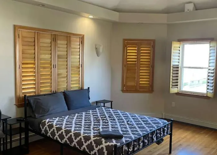 Homestay In Boston Pearl Street