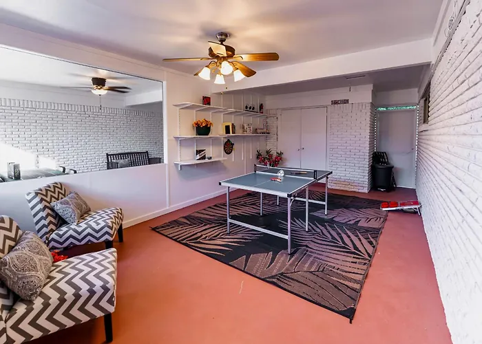 1 Mi To Campus! Creekside Austin Home W/ Game Room
