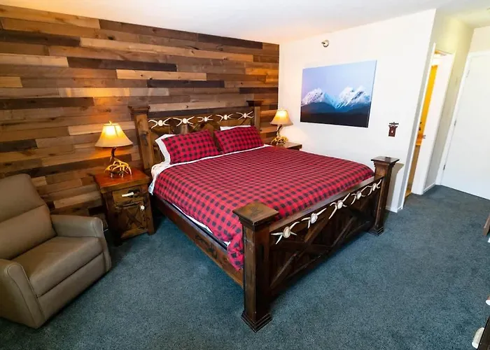 Ski In Out King Bed Suite Mountain View