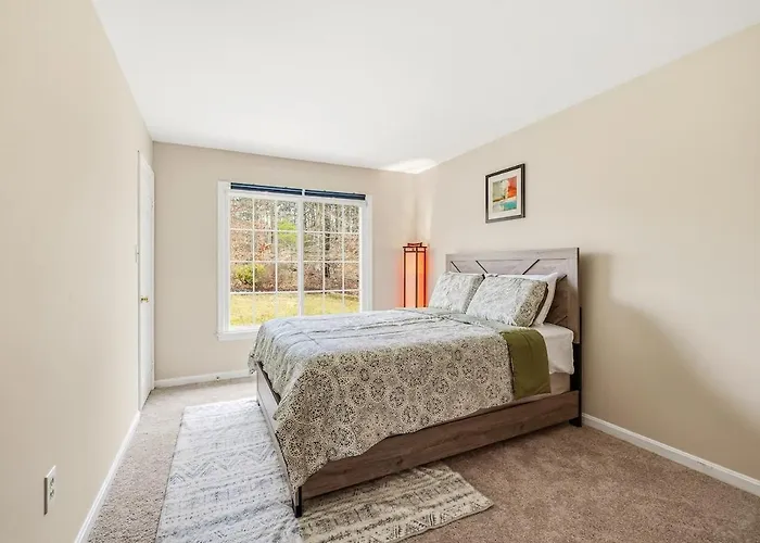 Bright Family Retreat With Private Backyard & Loft