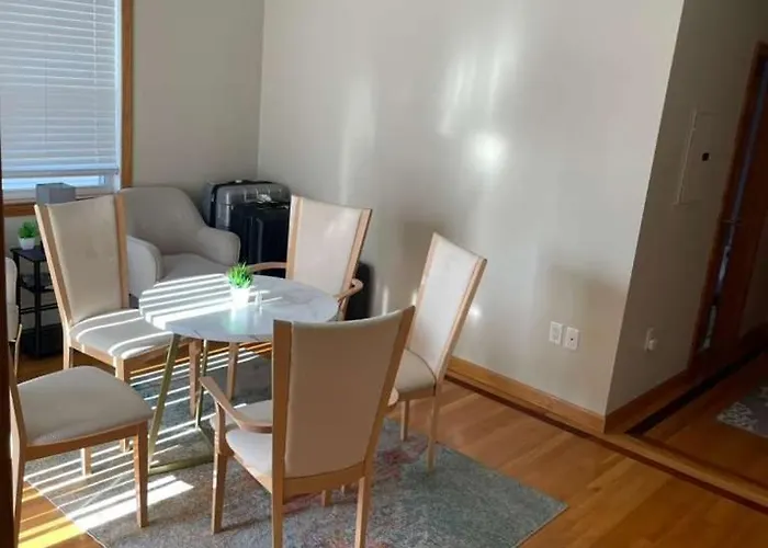 Homestay In Boston Pearl Street