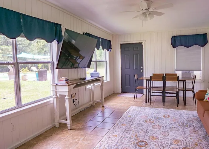 3Br Country Retreat Pool Gazebo Play