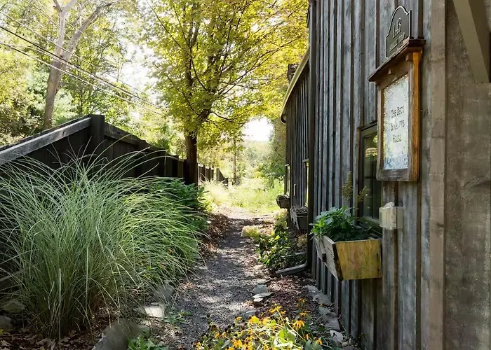 The Arts & Crafts House With Firepit, Skylights, Jetted Bathtub