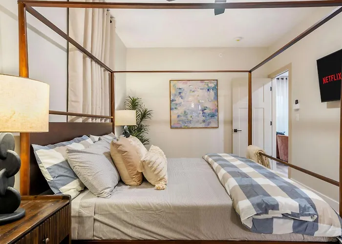 Elevated Gem - Sleeps 12 - 20 Mins To Downtown Chicago