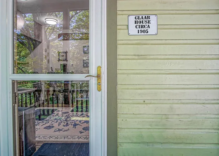 5 Br: Historic Glaab House In Cass, With Ac, Amazing Kitchen, Covered Porches, Historical Landmark