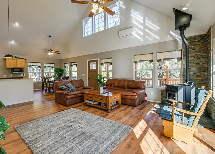 Peaceful Blue Ridge Cabin W/ Wraparound Deck!