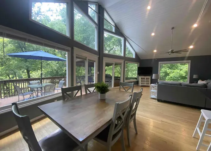 River Relaxation | Riverfront Home| Winchester