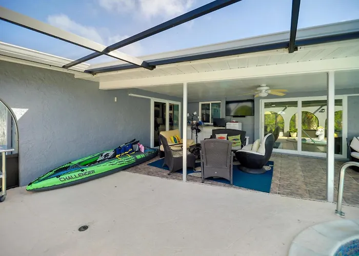 Heated Pool & Beachfront Villa With Soundproofed Doors In Heart Capecoral