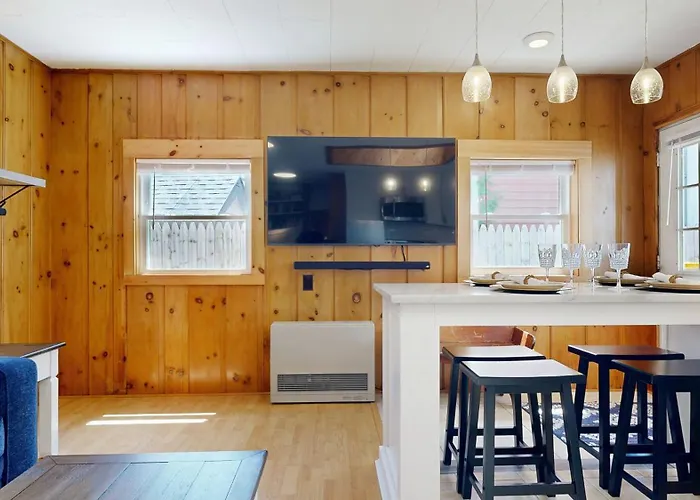 Niblet Cottage By Bayley Vacation Rentals