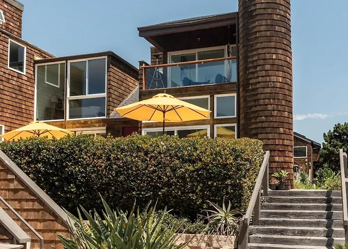 Luxury Beachfront Townhouse With Breathtaking Views