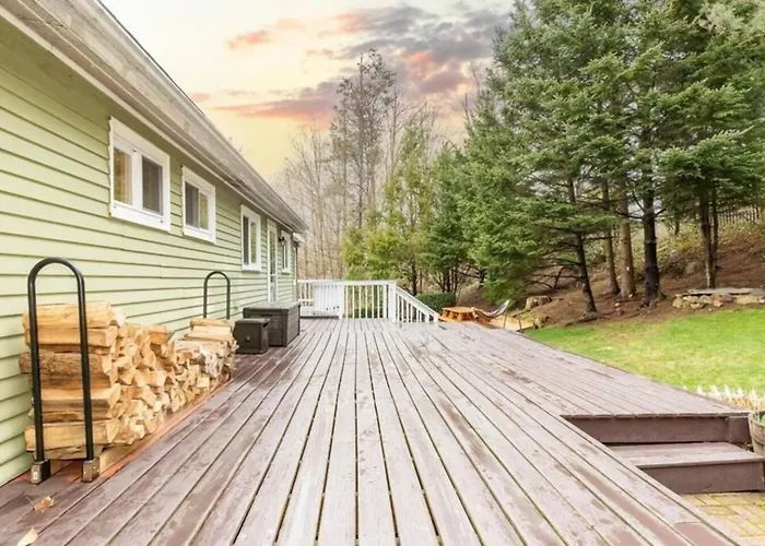 Manchester By The Sea|Outdoor Fireplace|King Bed