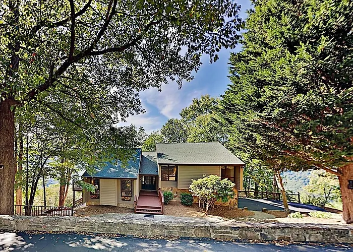 Sunset Retreat - Big Deck, Mountain & Lake Lure Views!