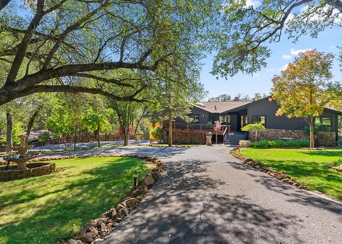 Cozy Lake View 4Bd 2,5Br Retreat In 5 Acres, Hot Tub And More