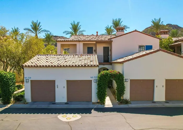 Modern King Studio Legacy Villa Near Main Pool - B